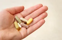 トラネキサム 酸は飲み続けても大丈夫?美白効果はどのぐらいなの?