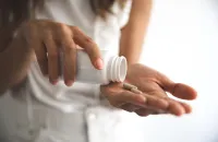 いま話題のNMNサプリとは?ニコチンアミドモノヌクレオチドの効果・副作用・最新論文を徹底解説