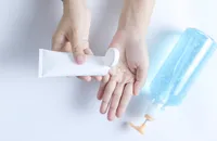 ベピオゲルとディフェリンゲルの違いとは?皮膚科ニキビ薬の選び方と使い方