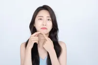 イソトレチノイン、処方箋なしで購入できますか?イソトレチノインの処方、効果、価格、購入方法(直輸入)