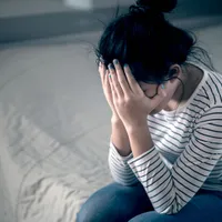 PTSDとトラウマは違う意味?PTSDの意味や症状、治療法を解説