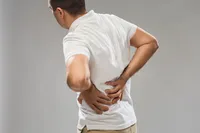 水を飲まないと「尿路結石」になるってホント?