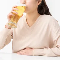 お酒を飲むと良く眠れる?