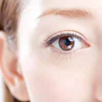 物がぼやけて二重に見える乱視、乱視の症状、原因、乱視と近視の違いを見てみましょう。