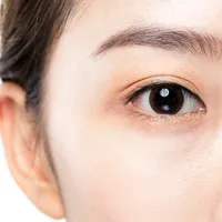 きれいな瞳を手に入れる方法2つを紹介