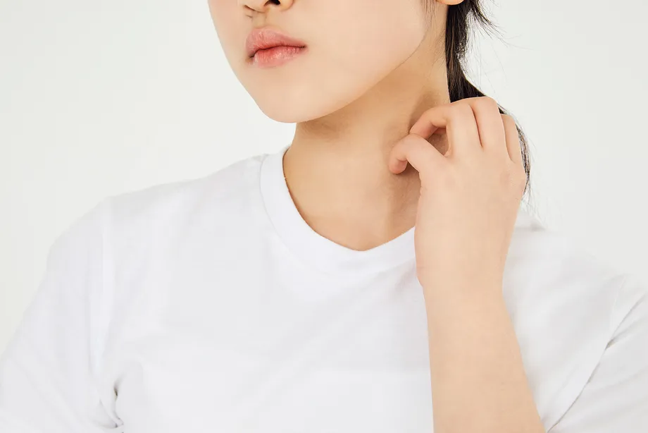 気づいたらできている粉瘤。病院にいったほうがいいの?