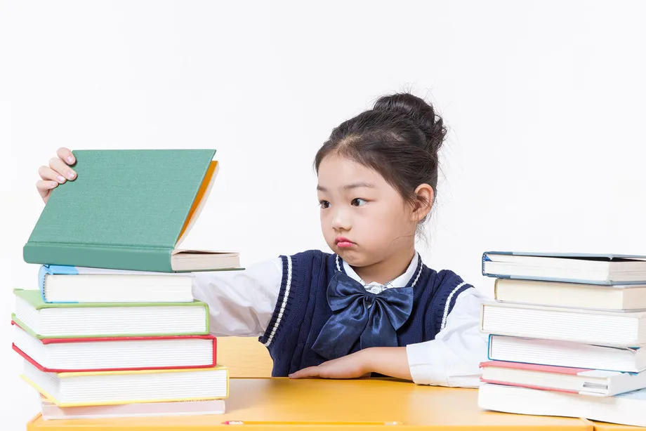 「うちの子ももしかしてディスレクシア(読字障害)?」ディスレクシアの症状7つと原因、治療法について