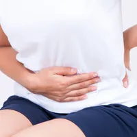 「卵巣嚢腫、手術は必ず必要ですか?」卵巣嚢腫の症状や破裂した場合について、治療法について解説します