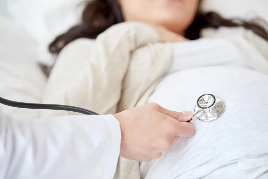 妊婦の20%以上が経験する自然流産、その原因は何でしょうか?流産の種類、症状、治療、予防法について