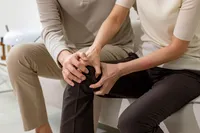 変形性関節症やリウマチ性関節炎など、関節炎についてまとめました。