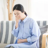 「もしかしてつわり?」つわりが始まる時期や原因、つわりがひどい時の対処法について