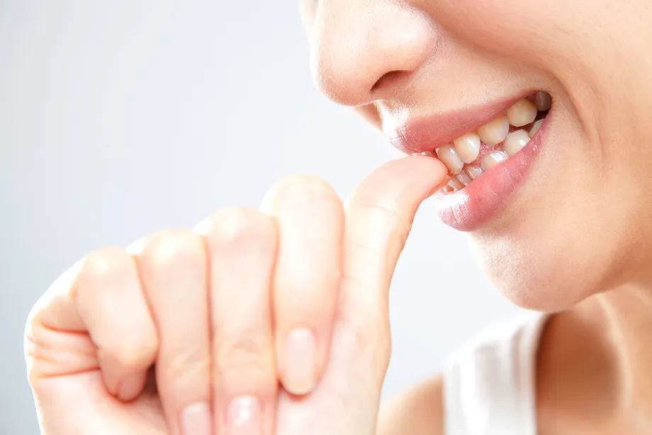 ささくれをむやみにちぎると危険です!「爪囲炎」の治療、病院、症状について解説