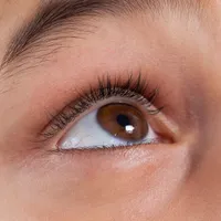 まつげが目を刺す眼瞼内反、原因は何でしょうか?