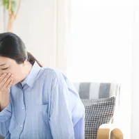 吐き気がひどい場合、体にどんな問題があるのでしょうか?吐き気の原因や症状、治療法を解説