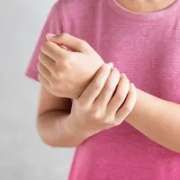 手根管症候群って何?原因や症状、自己診断テストも紹介します