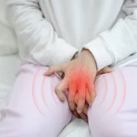 「白いチーズのような分泌物」カンジダ膣炎の症状、原因、治療、予防法まとめ