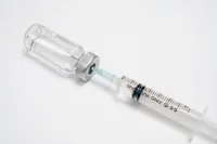 肝臓がんの原因となる「B型肝炎」について、症状や予防接種、原因、治療法を解説