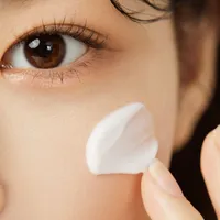 シワの改善に効果的だと言われる『レチノール』クリームの効果と副作用、使用方法