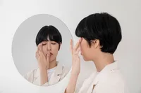 「顔面神経麻痺の原因は何ですか?」顔面神経麻痺の前兆症状10と症状、治療法まとめ