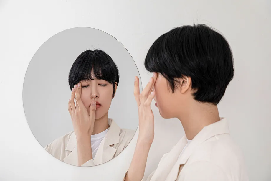 「顔面神経麻痺の原因は何ですか?」顔面神経麻痺の前兆症状10と症状、治療法まとめ