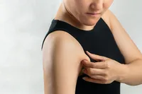 脇の下のしこりと痛み、原因は何でしょうか?脇の下のしこりの原因5つ