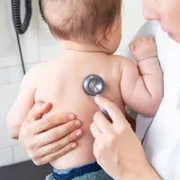 ビタミンD欠乏で発生する『くる病』の症状、合併症、原因、治療法は?