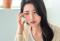 「まぶたが垂れてたら、眼瞼下垂の手術したほうがいいの?」眼瞼下垂に関するFAQまとめ