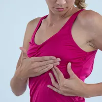 若い女性に多い乳房の『線維腺腫』の症状と区別方法、治療法は?