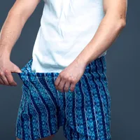 「精巣にしこりが感じられます」精巣癌の症状、自己診断、原因を解説