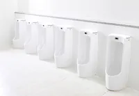 残尿感に悩んでいる男性の皆さん、前立腺肥大症の症状を疑ってみてください。