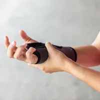 「手首が痛いです」手首の痛みが現れたときに疑うことができる疾患3つ