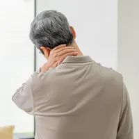 後頭部がズキズキする「後頭神経痛」原因や症状、治療、予防法について