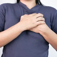 授乳期に注意すべき『乳腺炎』の症状とは?治療方法についても解説