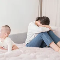 『反応性愛着障害』の症状と原因とは?