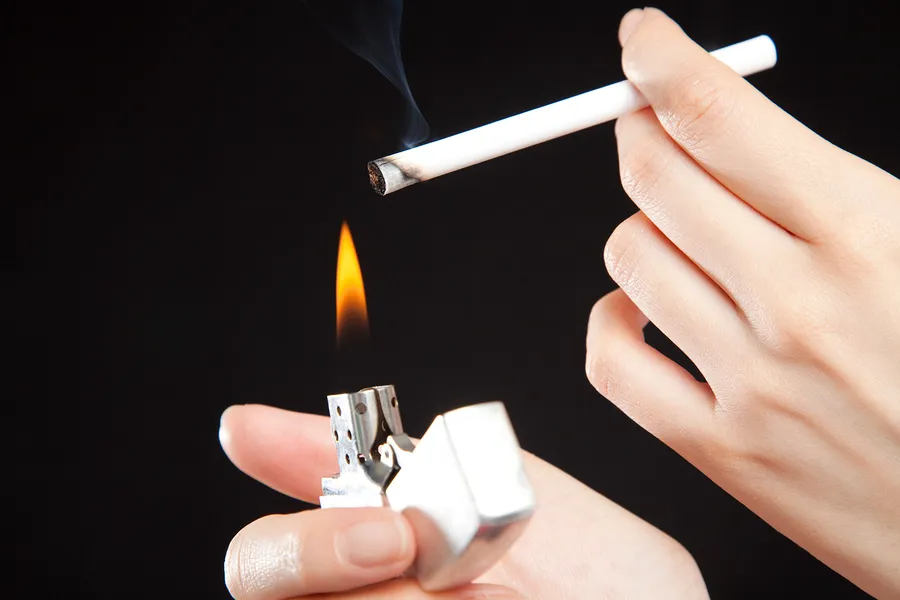 電子タバコと紙タバコ