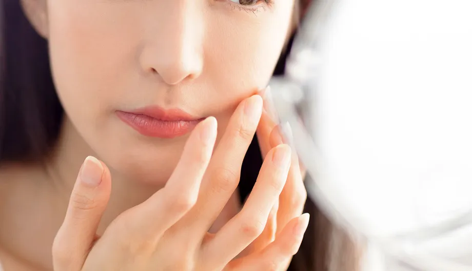 皮膚科では教えてくれない?!トレチノインの効果と副作用