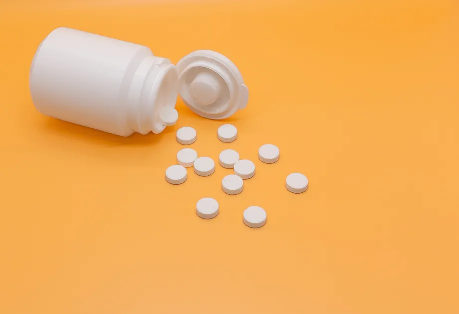 『ニキビ治療薬の副作用が気になります。』イソトレチノイン系薬物の副作用
