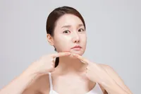 小さな白ニキビ(コメド)の原因は何でしょうか?小さな白ニキビの原因、治し方3選