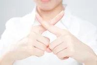 イソトレチノインと抗生物質を一緒に服用してはいけない理由